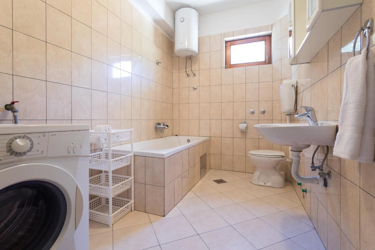 Love Apartments Zečevo 外观 照片