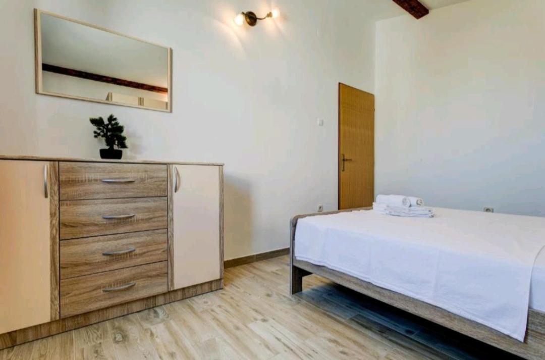 Love Apartments Zečevo 外观 照片